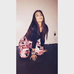 Meet your Posher, Querida